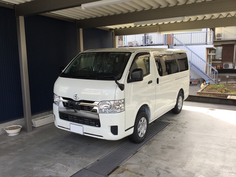 [916]　トヨタ　ハイエース